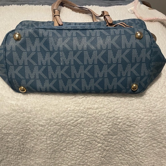 MK purse - Picture 3 of 11
